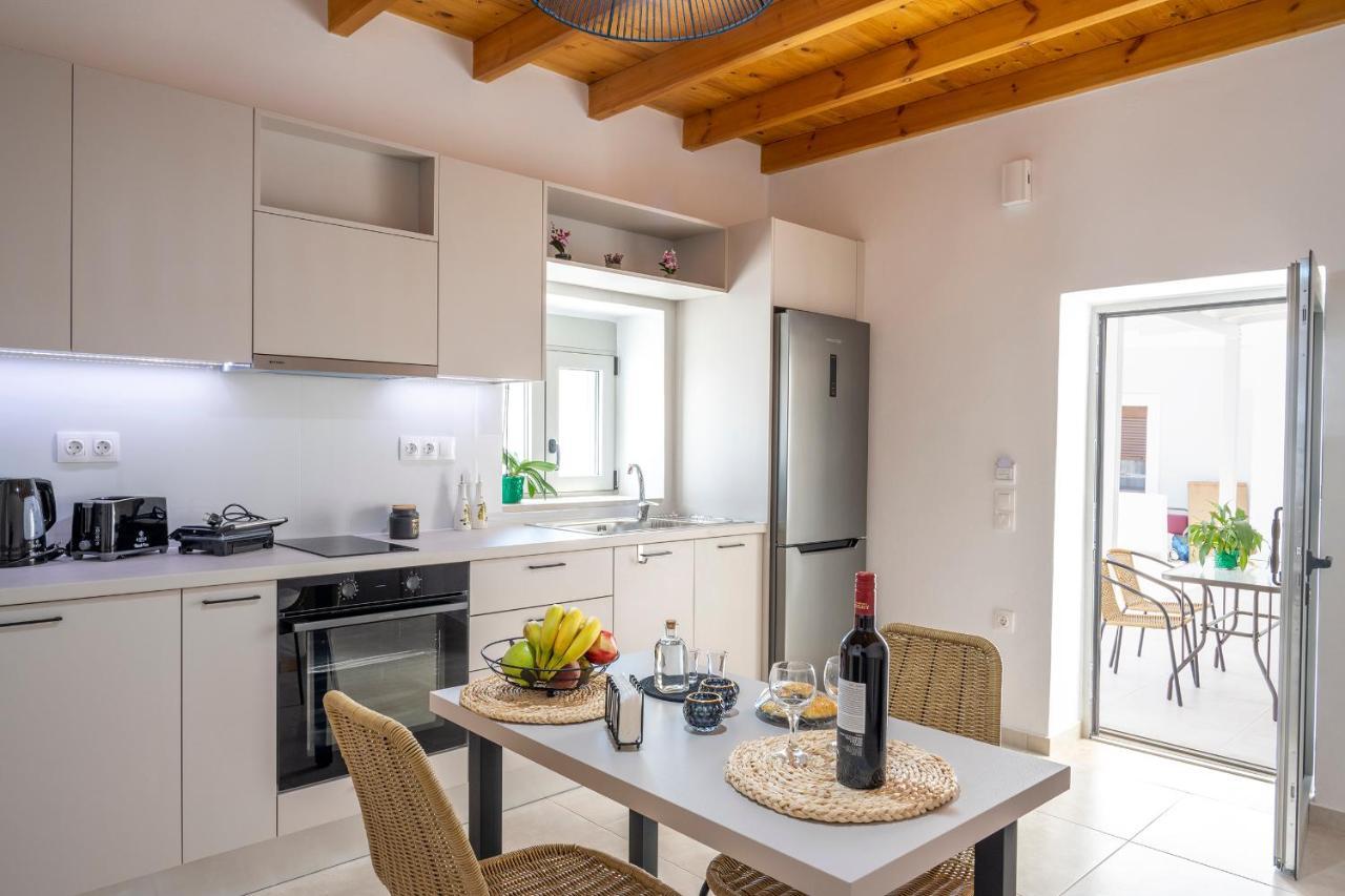 Klelia'S Apartments Палекастрон Екстериор снимка