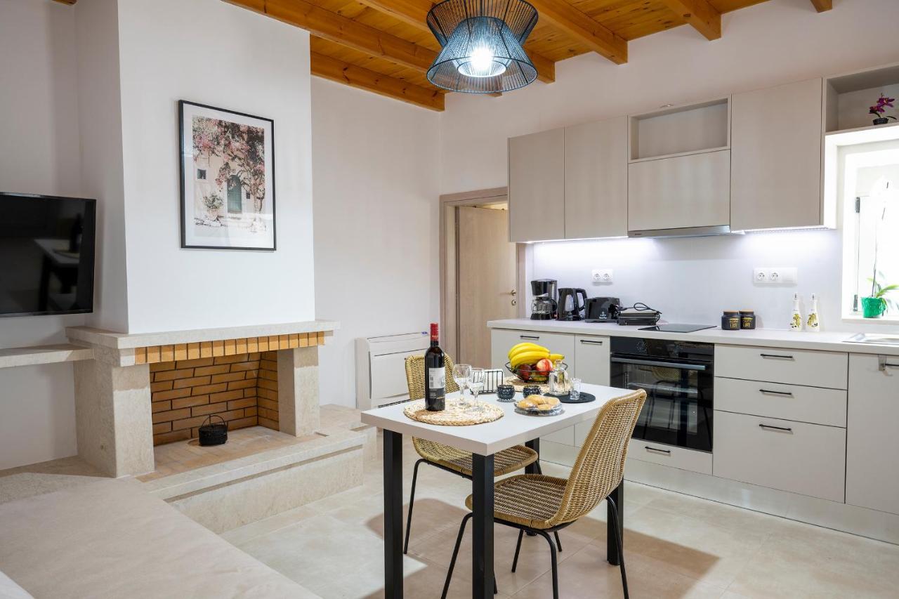Klelia'S Apartments Палекастрон Екстериор снимка